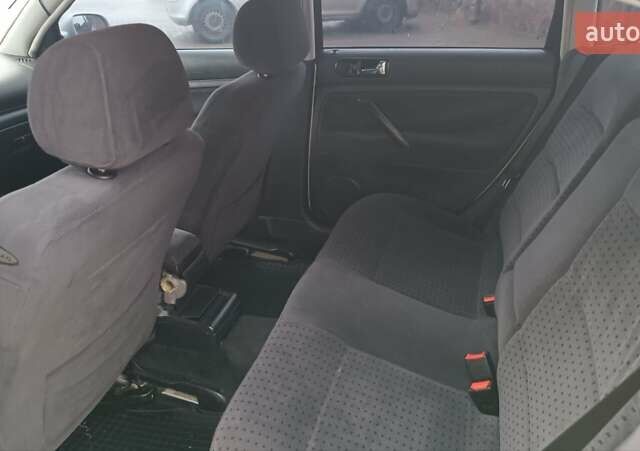 Серый Фольксваген Пассат, объемом двигателя 1.8 л и пробегом 272 тыс. км за 3350 $, фото 60 на Automoto.ua