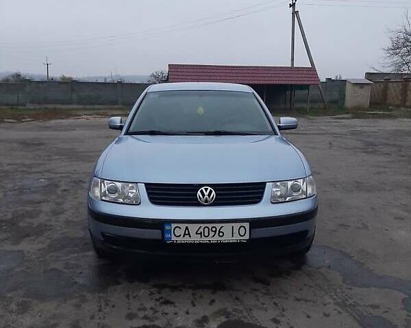 Серый Фольксваген Пассат, объемом двигателя 1.8 л и пробегом 350 тыс. км за 4300 $, фото 3 на Automoto.ua