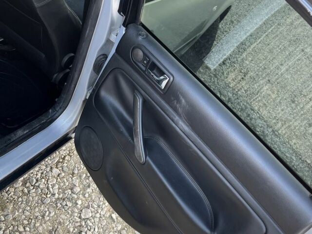 Сірий Фольксваген Пассат, об'ємом двигуна 1.8 л та пробігом 389 тис. км за 3200 $, фото 15 на Automoto.ua