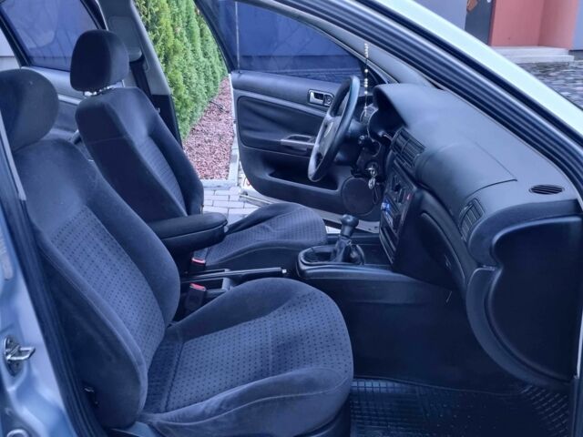 Серый Фольксваген Пассат, объемом двигателя 1.8 л и пробегом 365 тыс. км за 2650 $, фото 6 на Automoto.ua