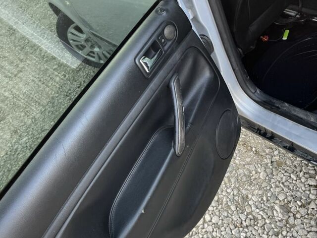 Сірий Фольксваген Пассат, об'ємом двигуна 1.8 л та пробігом 389 тис. км за 3200 $, фото 16 на Automoto.ua