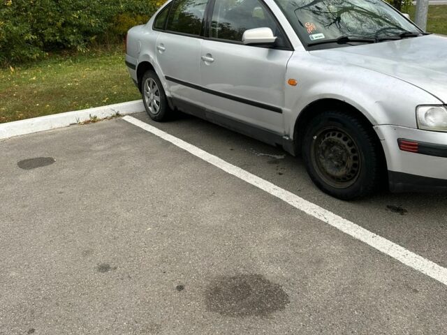 Серый Фольксваген Пассат, объемом двигателя 2 л и пробегом 300 тыс. км за 1550 $, фото 3 на Automoto.ua