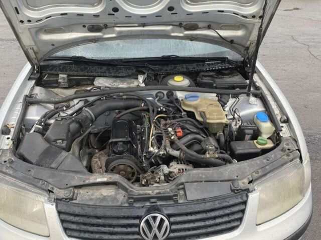 Серый Фольксваген Пассат, объемом двигателя 1.6 л и пробегом 111 тыс. км за 2200 $, фото 3 на Automoto.ua