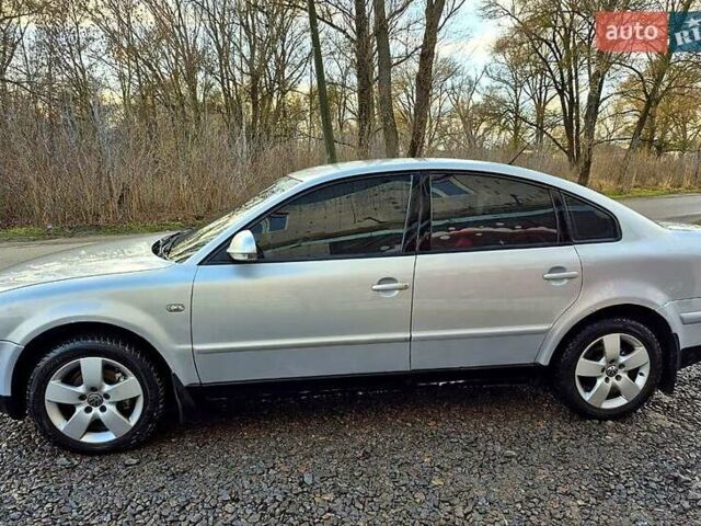 Серый Фольксваген Пассат, объемом двигателя 1.8 л и пробегом 264 тыс. км за 4300 $, фото 2 на Automoto.ua