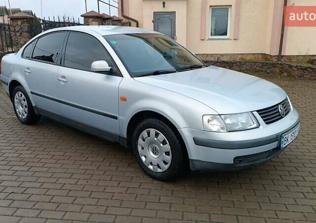 Серый Фольксваген Пассат, объемом двигателя 1.8 л и пробегом 272 тыс. км за 3350 $, фото 26 на Automoto.ua