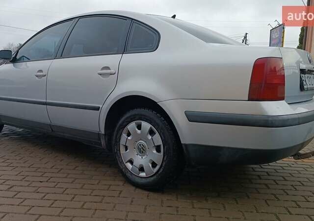 Серый Фольксваген Пассат, объемом двигателя 1.8 л и пробегом 272 тыс. км за 3350 $, фото 16 на Automoto.ua