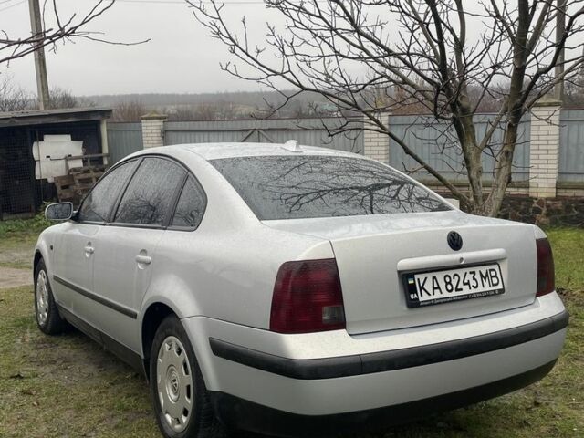 Серый Фольксваген Пассат, объемом двигателя 1.8 л и пробегом 335 тыс. км за 4500 $, фото 1 на Automoto.ua