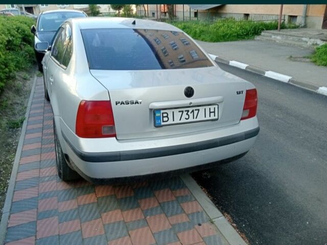 Серый Фольксваген Пассат, объемом двигателя 1.8 л и пробегом 380 тыс. км за 3800 $, фото 3 на Automoto.ua