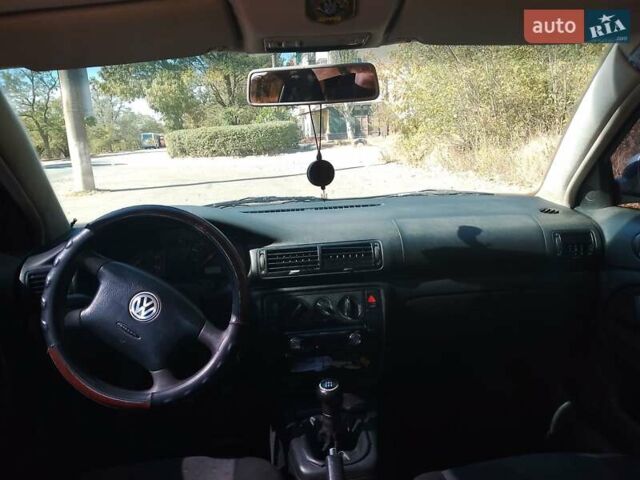 Сірий Фольксваген Пассат, об'ємом двигуна 1.6 л та пробігом 363 тис. км за 3750 $, фото 17 на Automoto.ua