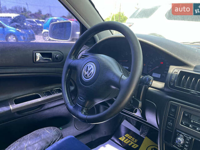 Сірий Фольксваген Пассат, об'ємом двигуна 1.8 л та пробігом 268 тис. км за 4200 $, фото 23 на Automoto.ua