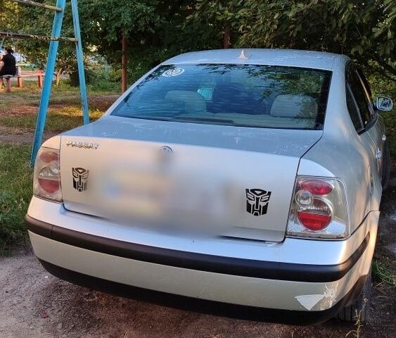 Серый Фольксваген Пассат, объемом двигателя 1.9 л и пробегом 410 тыс. км за 3400 $, фото 3 на Automoto.ua