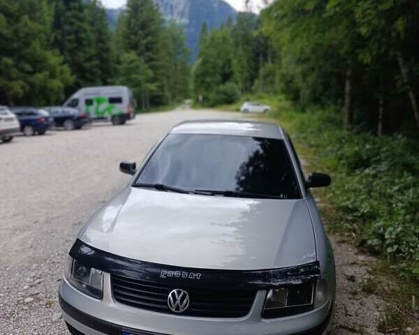 Серый Фольксваген Пассат, объемом двигателя 1.6 л и пробегом 245 тыс. км за 4500 $, фото 2 на Automoto.ua