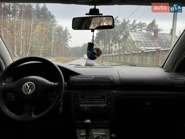 Серый Фольксваген Пассат, объемом двигателя 1.9 л и пробегом 402 тыс. км за 4200 $, фото 10 на Automoto.ua