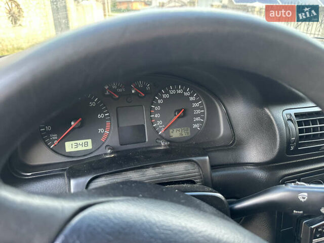 Серый Фольксваген Пассат, объемом двигателя 1.6 л и пробегом 217 тыс. км за 2850 $, фото 6 на Automoto.ua