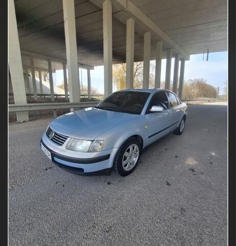 Серый Фольксваген Пассат, объемом двигателя 1.6 л и пробегом 350 тыс. км за 3300 $, фото 6 на Automoto.ua