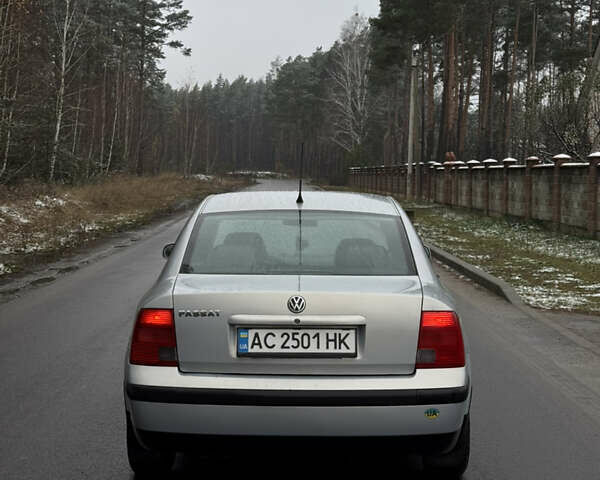 Серый Фольксваген Пассат, объемом двигателя 1.9 л и пробегом 402 тыс. км за 4200 $, фото 5 на Automoto.ua