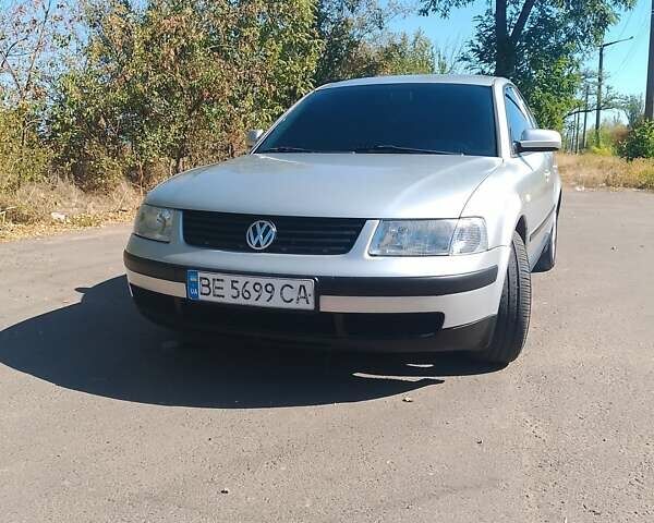 Сірий Фольксваген Пассат, об'ємом двигуна 1.6 л та пробігом 363 тис. км за 3750 $, фото 8 на Automoto.ua