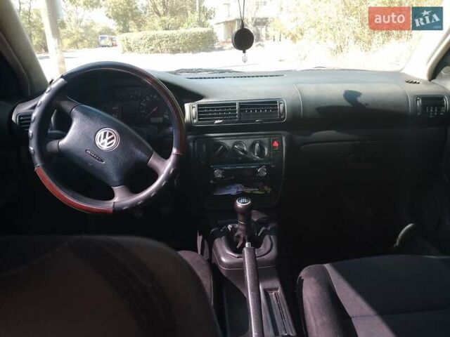 Сірий Фольксваген Пассат, об'ємом двигуна 1.6 л та пробігом 363 тис. км за 3750 $, фото 13 на Automoto.ua