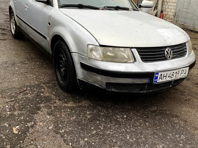 Серый Фольксваген Пассат, объемом двигателя 1.8 л и пробегом 315 тыс. км за 1500 $, фото 2 на Automoto.ua