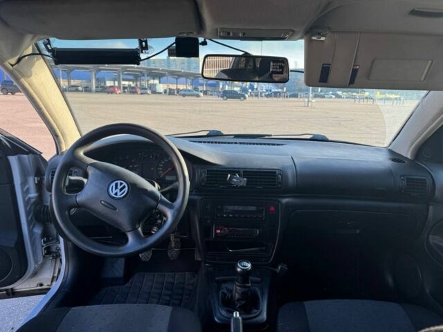 Сірий Фольксваген Пассат, об'ємом двигуна 1.6 л та пробігом 350 тис. км за 3700 $, фото 11 на Automoto.ua