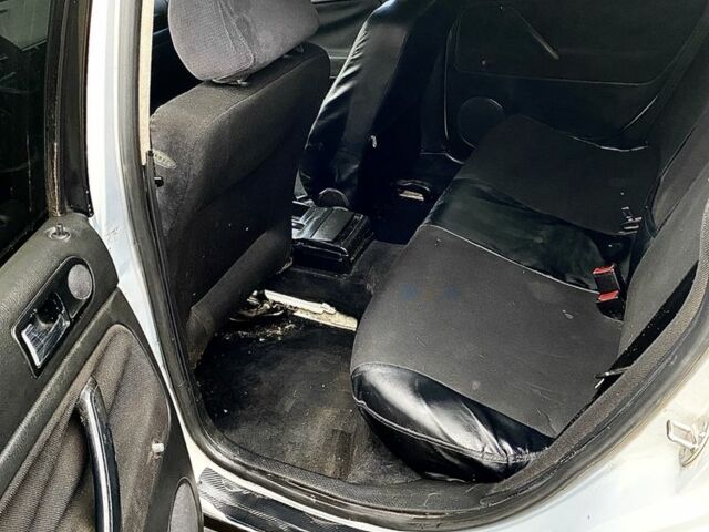 Серый Фольксваген Пассат, объемом двигателя 1.8 л и пробегом 315 тыс. км за 1500 $, фото 6 на Automoto.ua