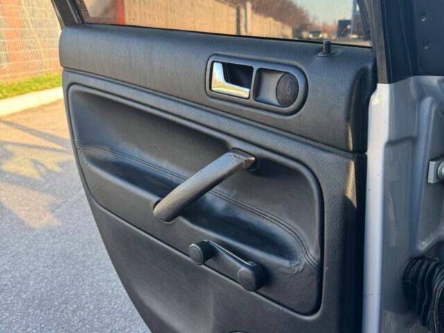 Сірий Фольксваген Пассат, об'ємом двигуна 1.6 л та пробігом 350 тис. км за 3700 $, фото 13 на Automoto.ua