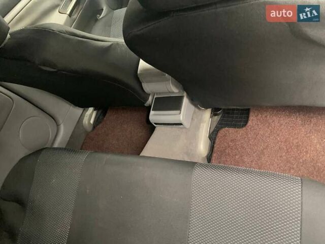 Серый Фольксваген Пассат, объемом двигателя 1.8 л и пробегом 273 тыс. км за 4100 $, фото 7 на Automoto.ua