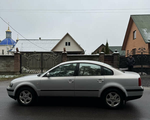 Серый Фольксваген Пассат, объемом двигателя 1.9 л и пробегом 402 тыс. км за 4200 $, фото 3 на Automoto.ua