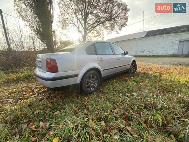 Серый Фольксваген Пассат, объемом двигателя 1.6 л и пробегом 342 тыс. км за 3500 $, фото 3 на Automoto.ua