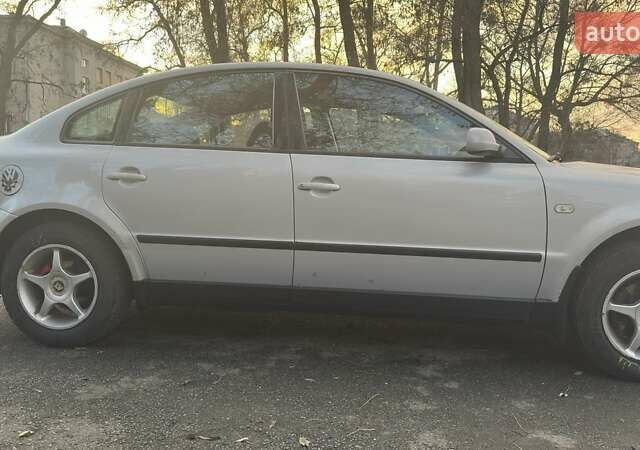 Сірий Фольксваген Пассат, об'ємом двигуна 1.8 л та пробігом 480 тис. км за 3700 $, фото 11 на Automoto.ua