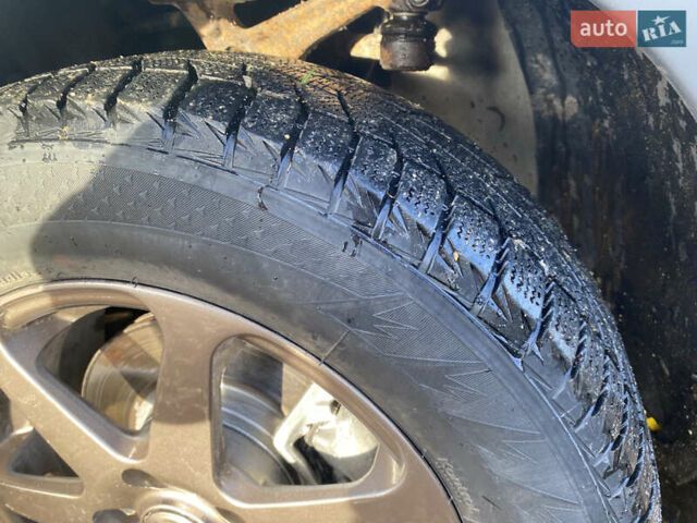 Серый Фольксваген Пассат, объемом двигателя 1.6 л и пробегом 342 тыс. км за 3500 $, фото 13 на Automoto.ua