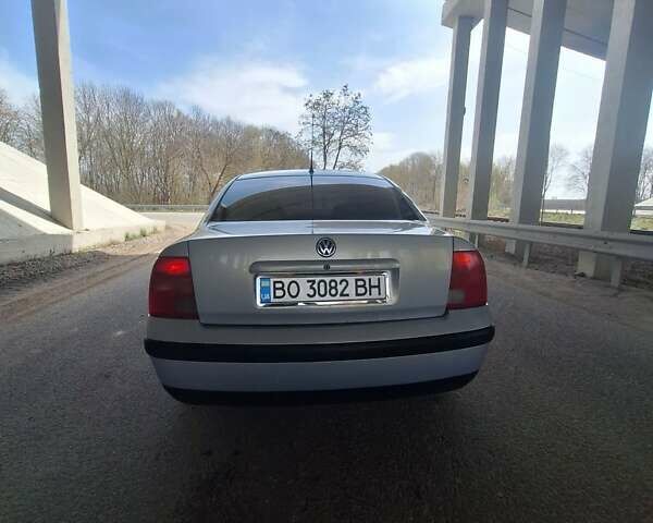 Серый Фольксваген Пассат, объемом двигателя 1.6 л и пробегом 350 тыс. км за 3400 $, фото 10 на Automoto.ua