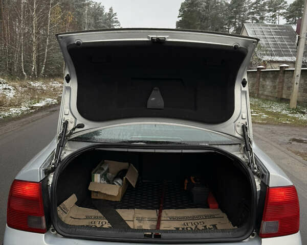 Серый Фольксваген Пассат, объемом двигателя 1.9 л и пробегом 402 тыс. км за 4200 $, фото 16 на Automoto.ua