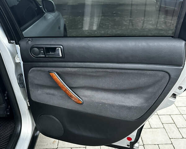 Сірий Фольксваген Пассат, об'ємом двигуна 1.78 л та пробігом 302 тис. км за 3950 $, фото 15 на Automoto.ua