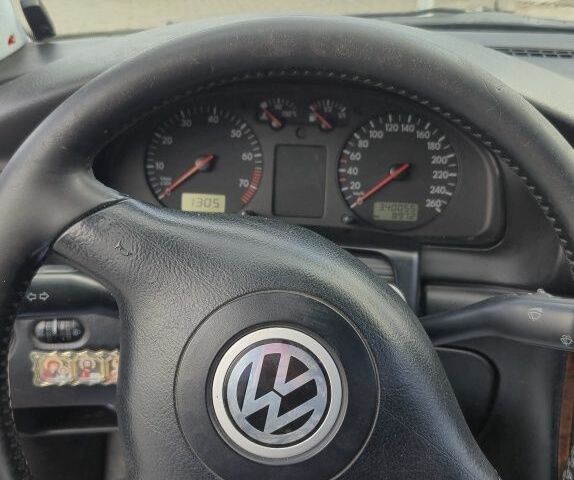 Серый Фольксваген Пассат, объемом двигателя 1.8 л и пробегом 340 тыс. км за 3590 $, фото 4 на Automoto.ua