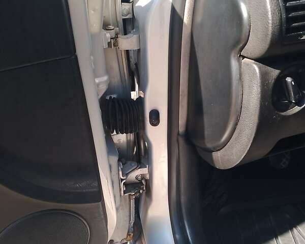 Сірий Фольксваген Пассат, об'ємом двигуна 1.6 л та пробігом 363 тис. км за 3750 $, фото 12 на Automoto.ua