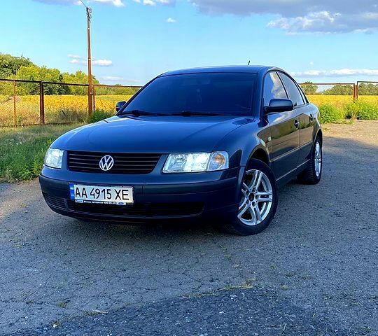 Сірий Фольксваген Пассат, об'ємом двигуна 1.6 л та пробігом 290 тис. км за 3300 $, фото 1 на Automoto.ua