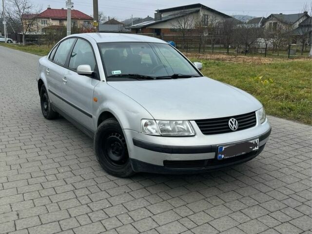 Сірий Фольксваген Пассат, об'ємом двигуна 0 л та пробігом 300 тис. км за 1500 $, фото 1 на Automoto.ua