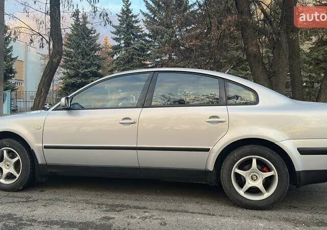 Сірий Фольксваген Пассат, об'ємом двигуна 1.8 л та пробігом 480 тис. км за 3700 $, фото 2 на Automoto.ua