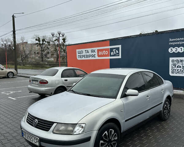 Серый Фольксваген Пассат, объемом двигателя 1.78 л и пробегом 300 тыс. км за 2600 $, фото 1 на Automoto.ua