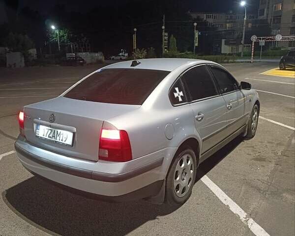 Серый Фольксваген Пассат, объемом двигателя 1.6 л и пробегом 245 тыс. км за 4500 $, фото 5 на Automoto.ua