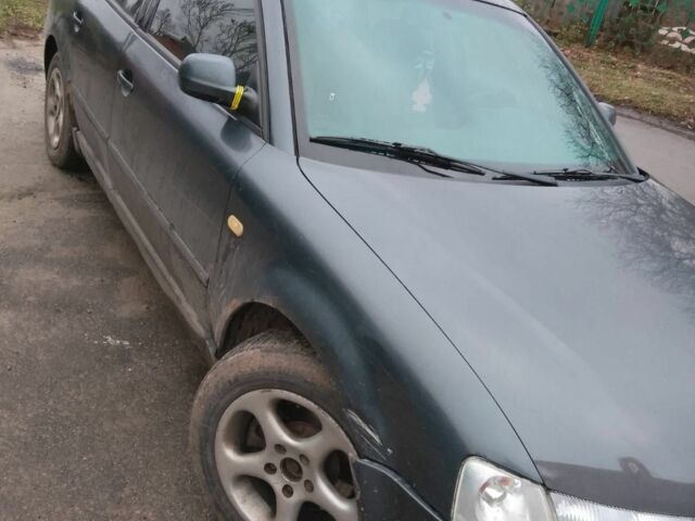 Серый Фольксваген Пассат, объемом двигателя 1.8 л и пробегом 200 тыс. км за 2500 $, фото 2 на Automoto.ua