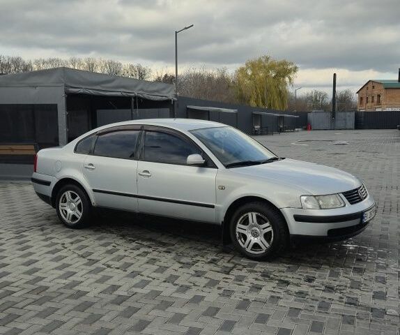 Серый Фольксваген Пассат, объемом двигателя 1.8 л и пробегом 340 тыс. км за 3590 $, фото 1 на Automoto.ua