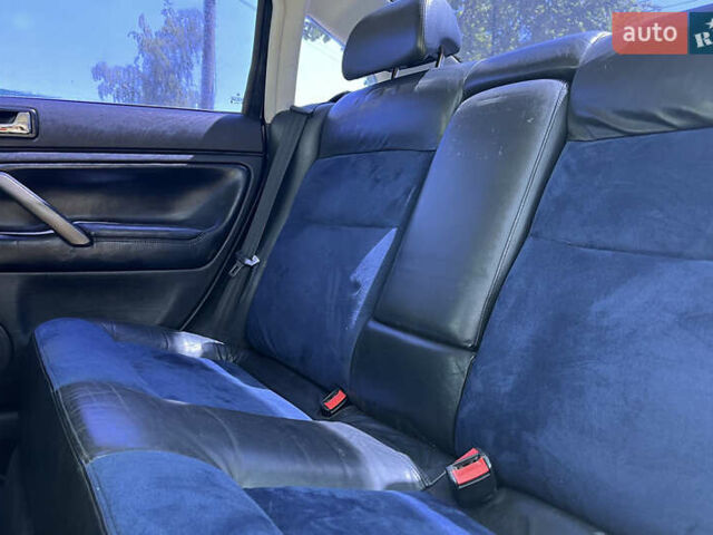 Сірий Фольксваген Пассат, об'ємом двигуна 1.8 л та пробігом 268 тис. км за 4200 $, фото 15 на Automoto.ua