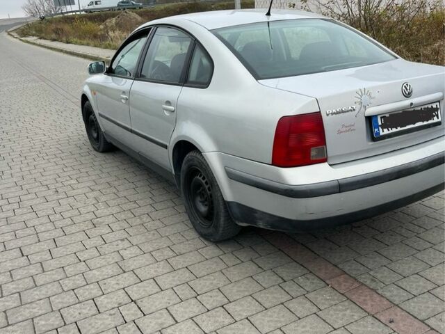 Сірий Фольксваген Пассат, об'ємом двигуна 0 л та пробігом 300 тис. км за 1500 $, фото 2 на Automoto.ua