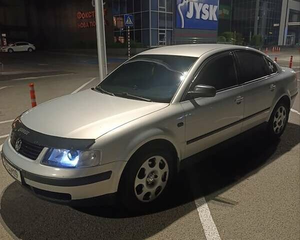 Серый Фольксваген Пассат, объемом двигателя 1.6 л и пробегом 245 тыс. км за 4500 $, фото 4 на Automoto.ua