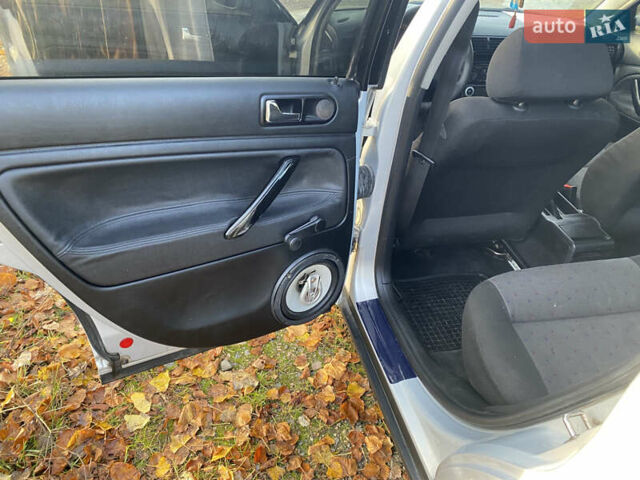 Серый Фольксваген Пассат, объемом двигателя 1.6 л и пробегом 342 тыс. км за 3500 $, фото 12 на Automoto.ua