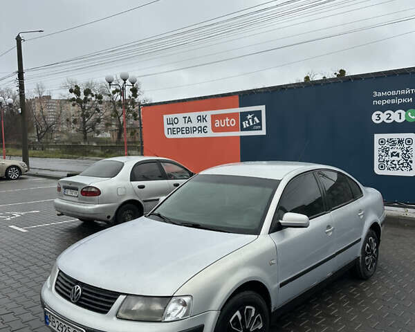 Серый Фольксваген Пассат, объемом двигателя 1.78 л и пробегом 300 тыс. км за 2600 $, фото 4 на Automoto.ua