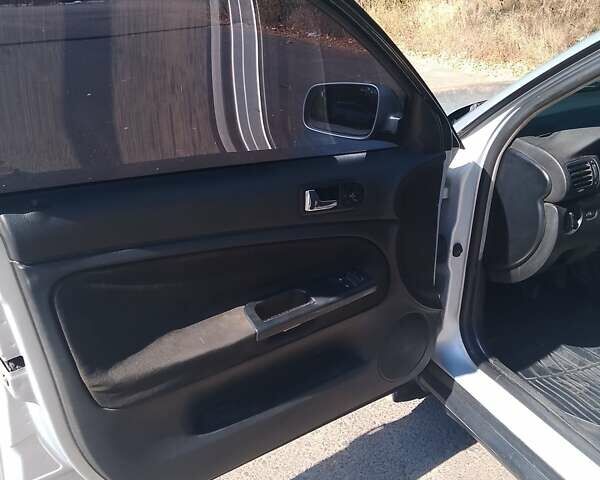 Сірий Фольксваген Пассат, об'ємом двигуна 1.6 л та пробігом 363 тис. км за 3750 $, фото 14 на Automoto.ua