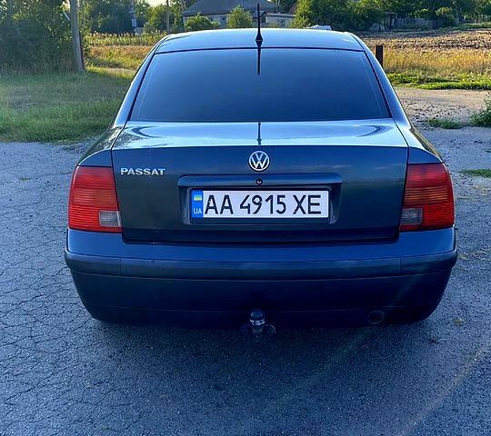 Сірий Фольксваген Пассат, об'ємом двигуна 1.6 л та пробігом 290 тис. км за 3300 $, фото 3 на Automoto.ua